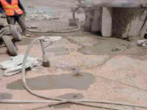 达孜水泥混凝土路面板底注浆技术 路面脱空注浆整治方案